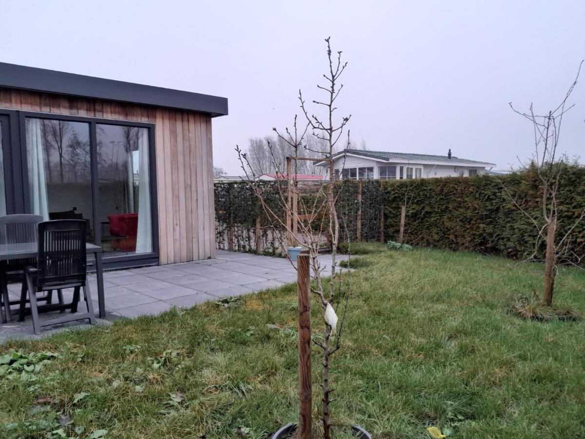 Luxe 5 Persoons Bungalow Op Rustig Vakantiepark Nabij Leeuwarden Dronrijp Exterior foto