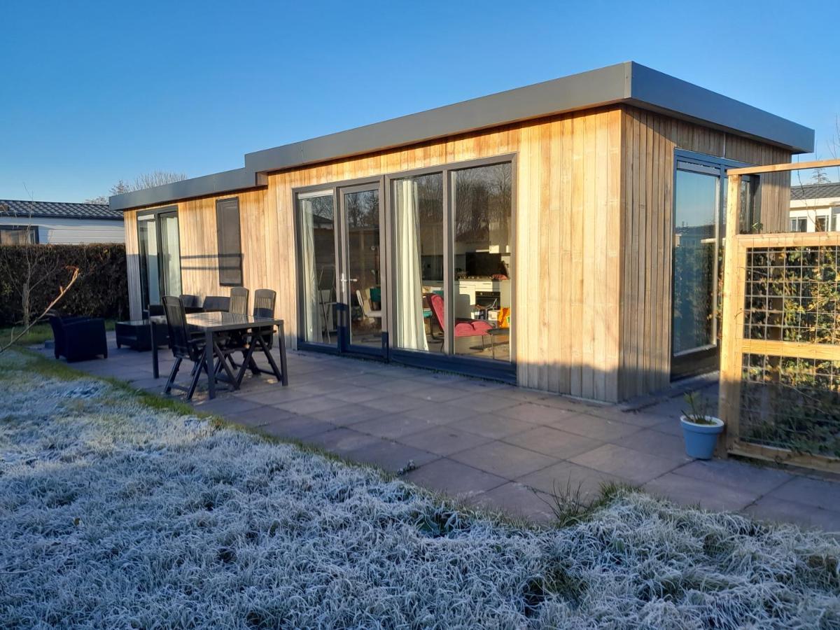 Luxe 5 Persoons Bungalow Op Rustig Vakantiepark Nabij Leeuwarden Dronrijp Exterior foto