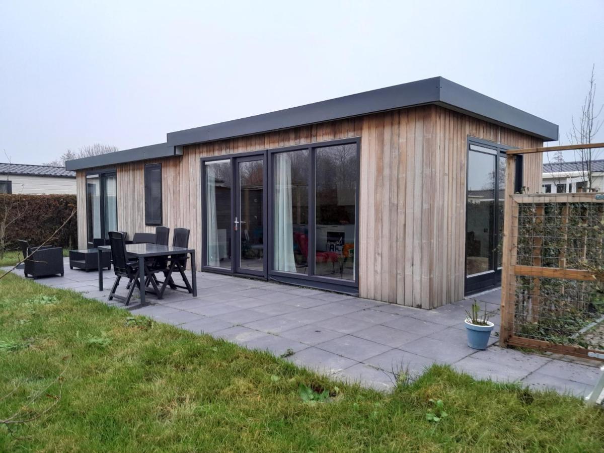 Luxe 5 Persoons Bungalow Op Rustig Vakantiepark Nabij Leeuwarden Dronrijp Exterior foto